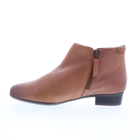 Trotters Womens Major Embossed Brown Boots (NWT) - Picture 5 of 7